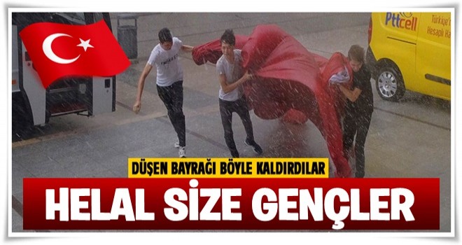 Düşen bayrağı gençler böyle kaldırdı